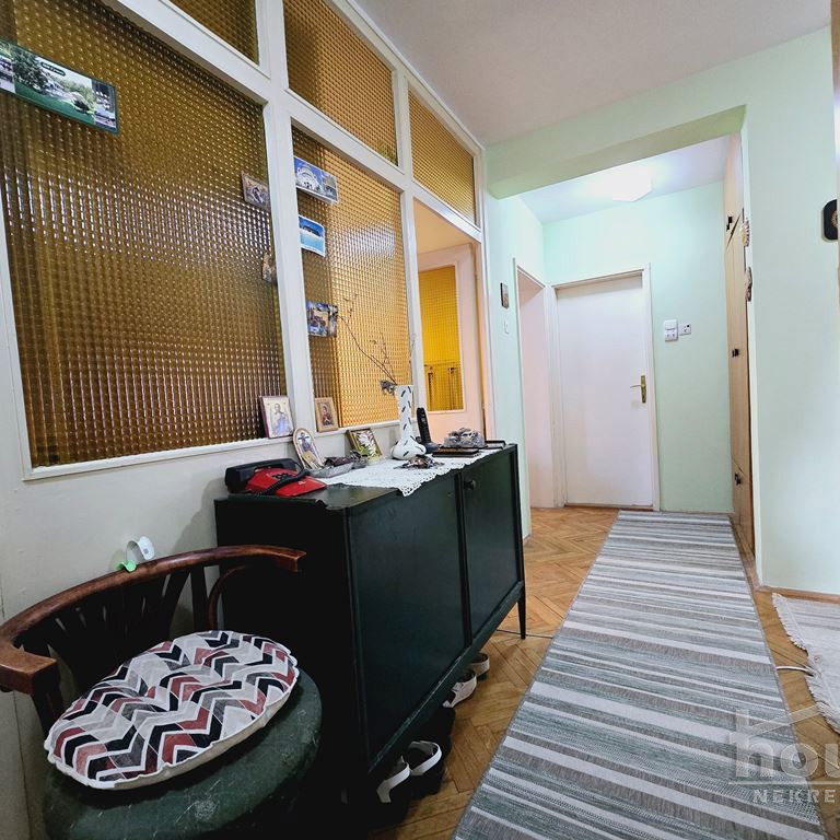 Trosoban stan na prodaju, Centar, Novi Sad, 86m², 4. sprat, 320.000 €