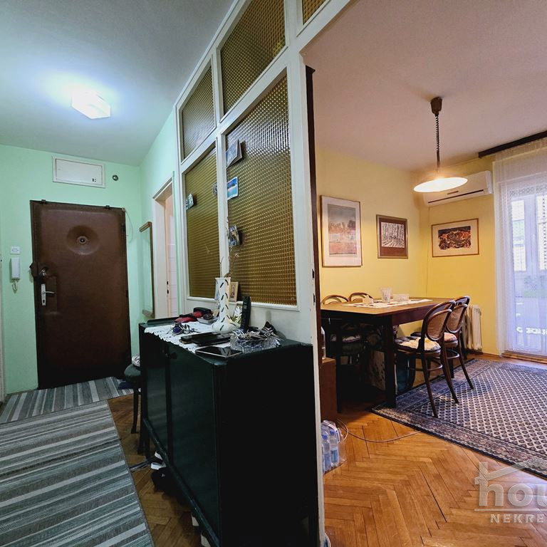 Trosoban stan na prodaju, Centar, Novi Sad, 86m², 4. sprat, 320.000 €