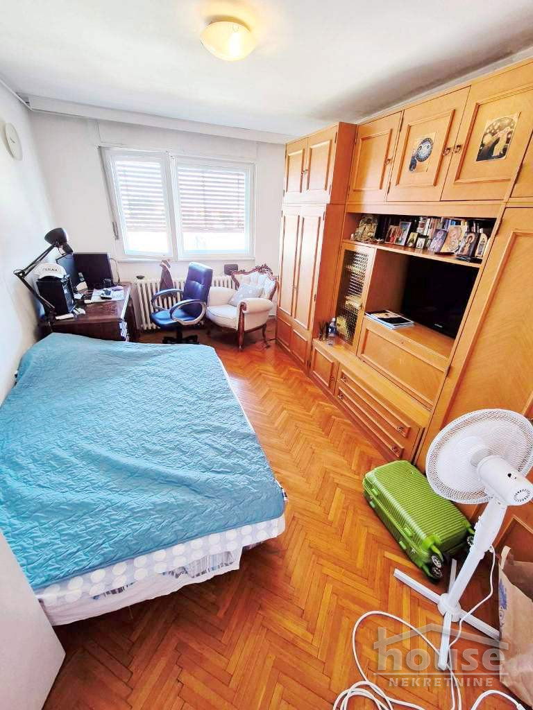 stanovi-3-re-centar-1064338-4nk6g Trosoban stan na prodaju, Centar, Novi Sad, 86m², 215.000 €