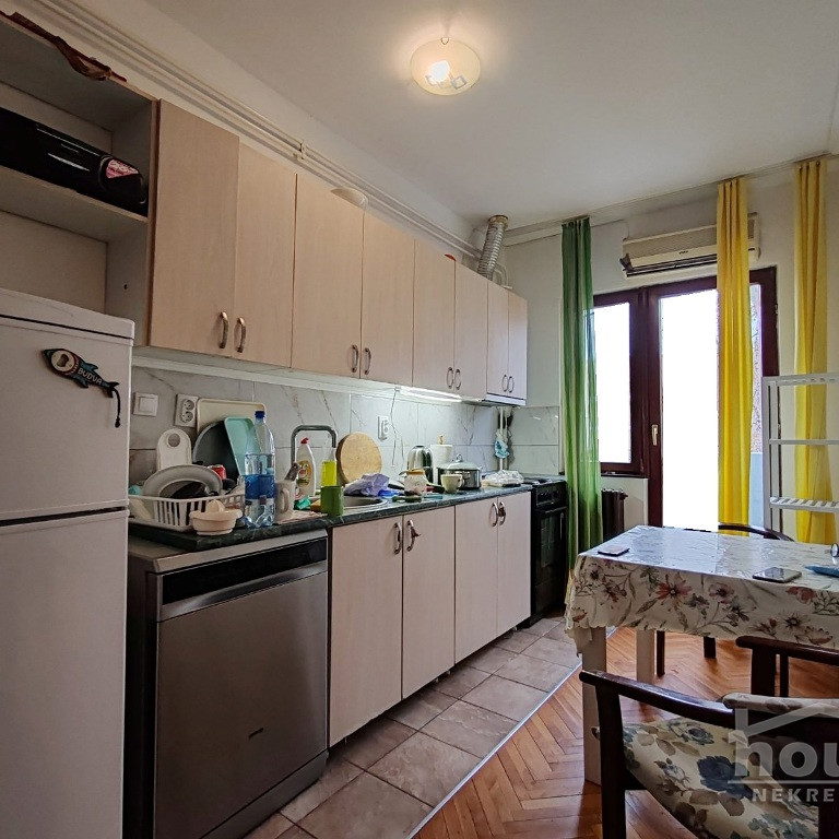 Trosoban stan na prodaju, Centar, Novi Sad, 67m², 4. sprat, 167.500 €