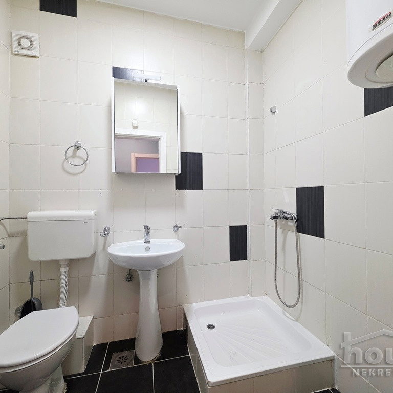 Trosoban stan na prodaju, Centar, Novi Sad, 78m², 3. sprat, 250.000 €