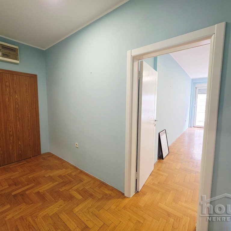 Trosoban stan na prodaju, Centar, Novi Sad, 78m², 3. sprat, 250.000 €
