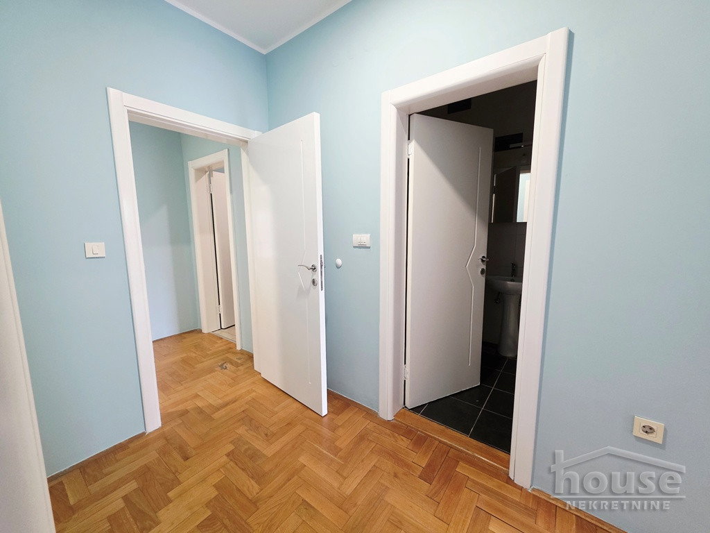 stanovi-3-re-centar-1101838-phzju Trosoban stan na prodaju, Centar, Novi Sad, 78m², 3. sprat, 250.000 €