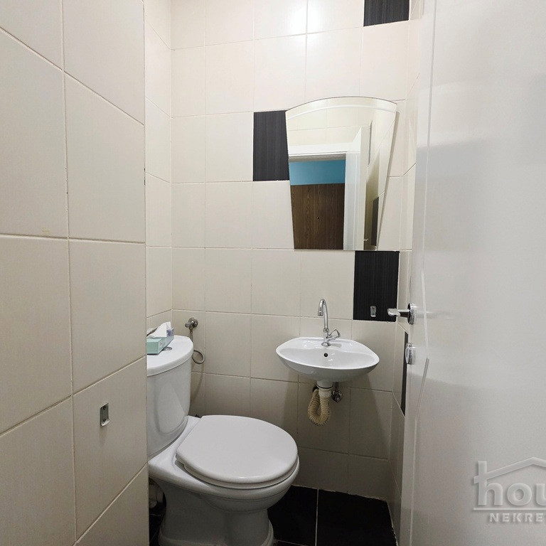 Trosoban stan na prodaju, Centar, Novi Sad, 78m², 3. sprat, 250.000 €