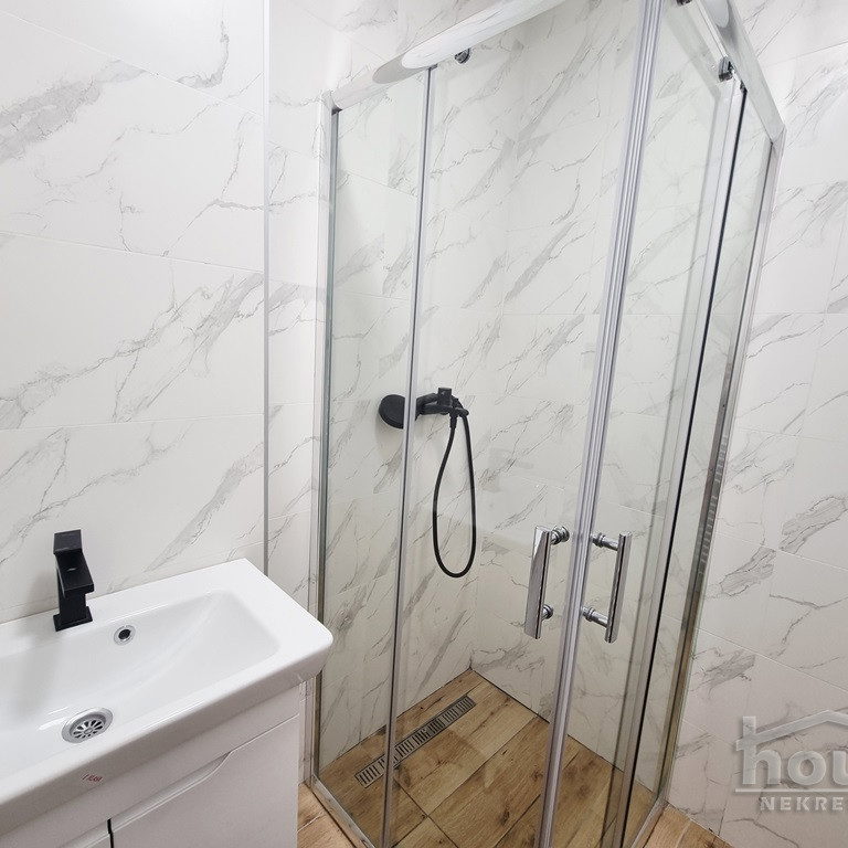 Trosoban stan na prodaju, Socijalno, Novi Sad, 73m², 210.000 €