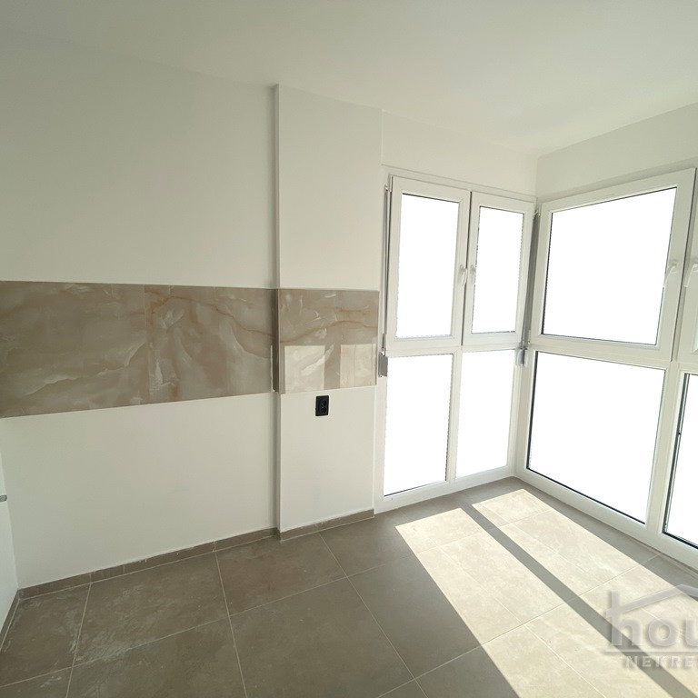 Trosoban stan na prodaju, Socijalno, Novi Sad, 73m², 210.000 €