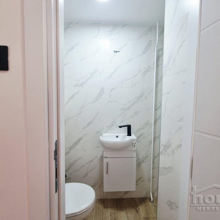 Trosoban stan na prodaju, Socijalno, Novi Sad, 73m², 210.000 €