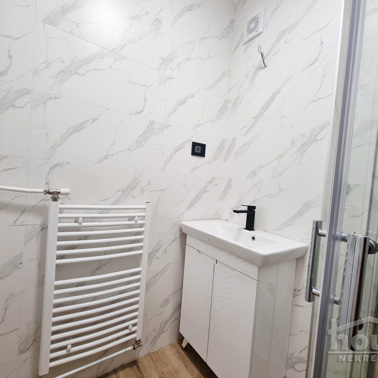 Trosoban stan na prodaju, Socijalno, Novi Sad, 73m², 210.000 €