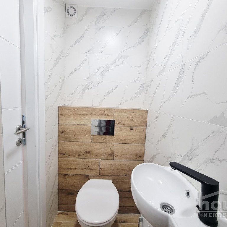 Trosoban stan na prodaju, Socijalno, Novi Sad, 73m², 210.000 €