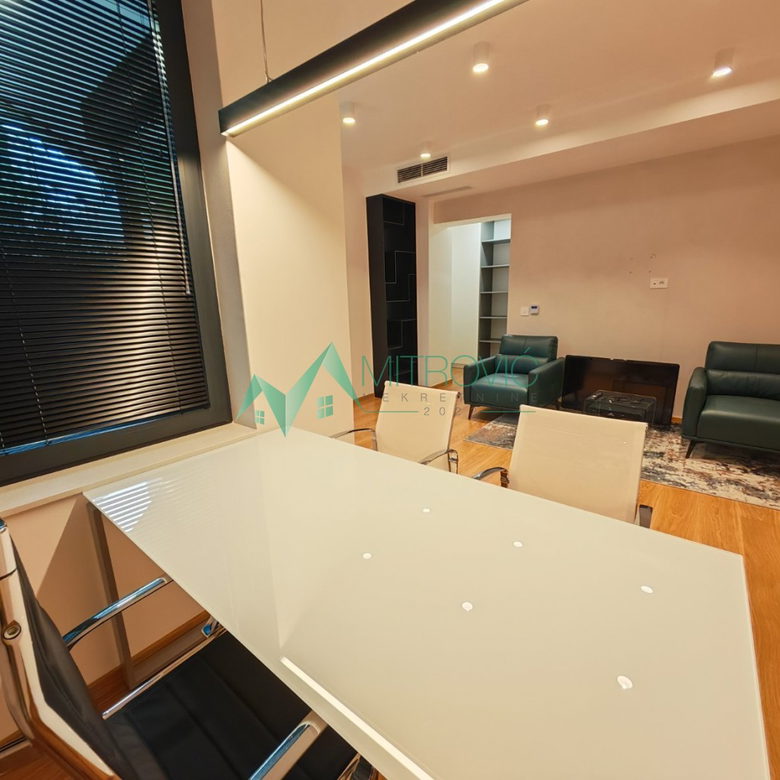 Trosoban stan na prodaju, Centar, Novi Sad, 101m², 395.300 €