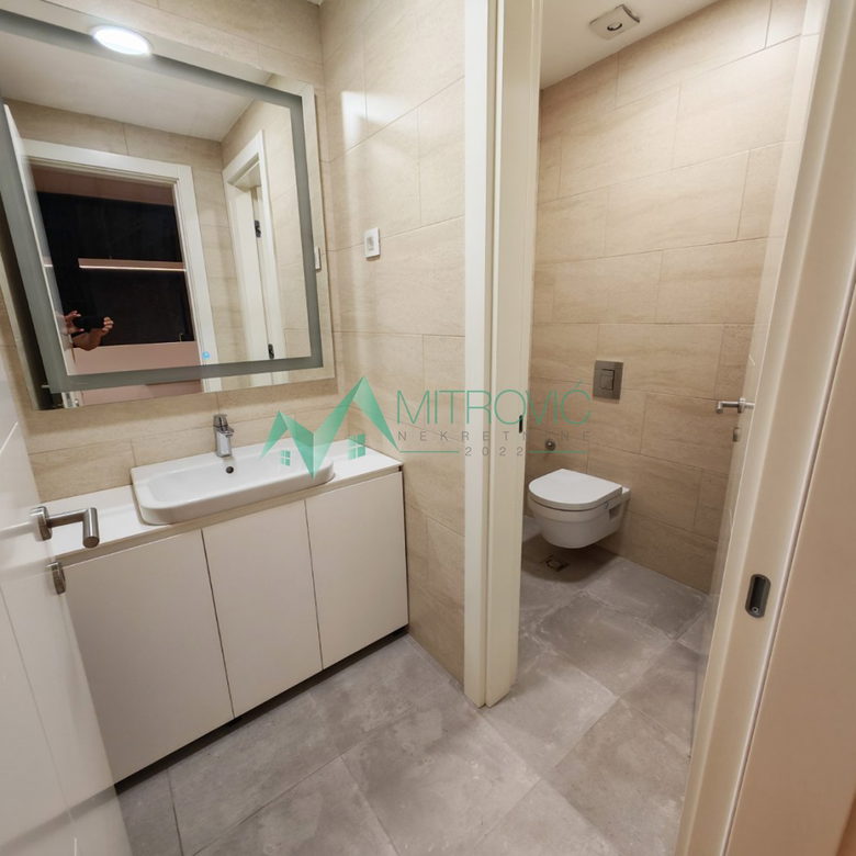 Trosoban stan na prodaju, Centar, Novi Sad, 101m², 395.300 €