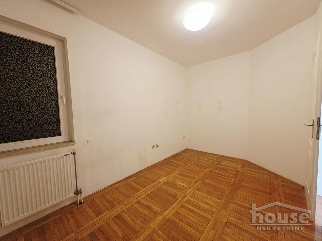 Trosoban stan na prodaju, Grbavica, Novi Sad, 70m², 3. sprat, 175.000 €