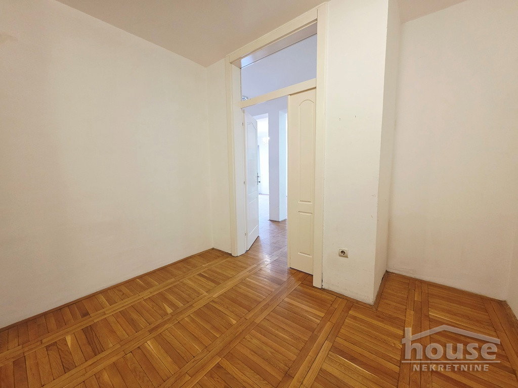 Trosoban stan na prodaju, Grbavica, Novi Sad, 70m², 3. sprat, 175.000 €
