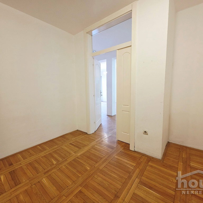 Trosoban stan na prodaju, Grbavica, Novi Sad, 70m², 3. sprat, 175.000 €