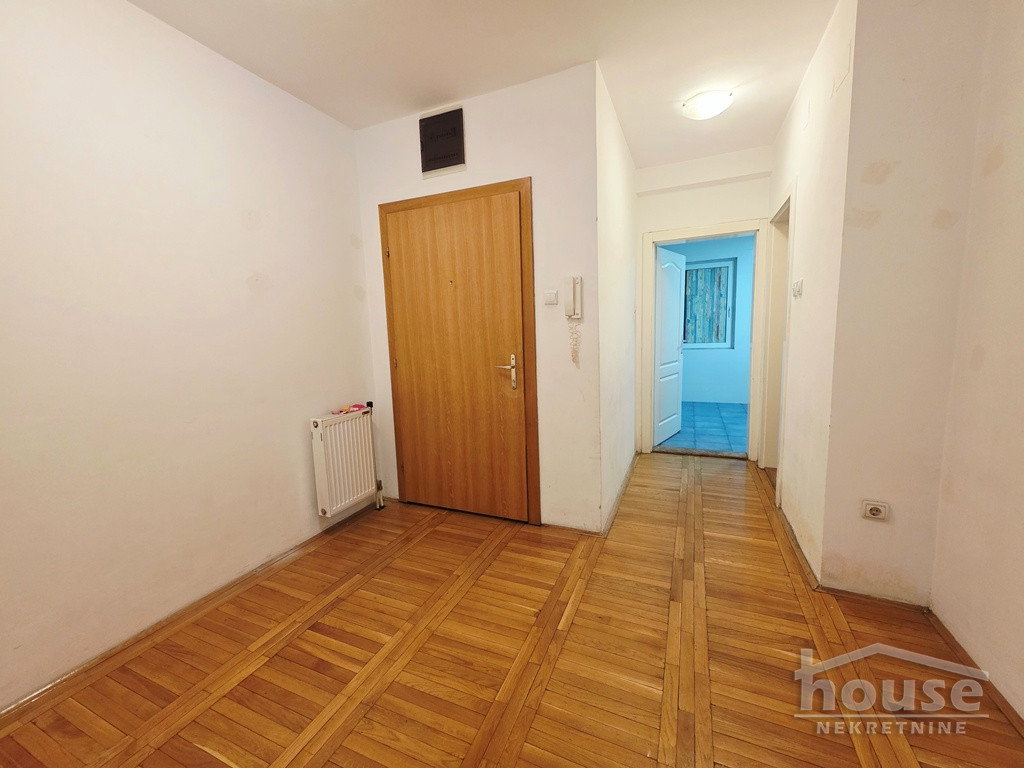 Trosoban stan na prodaju, Grbavica, Novi Sad, 70m², 3. sprat, 175.000 €