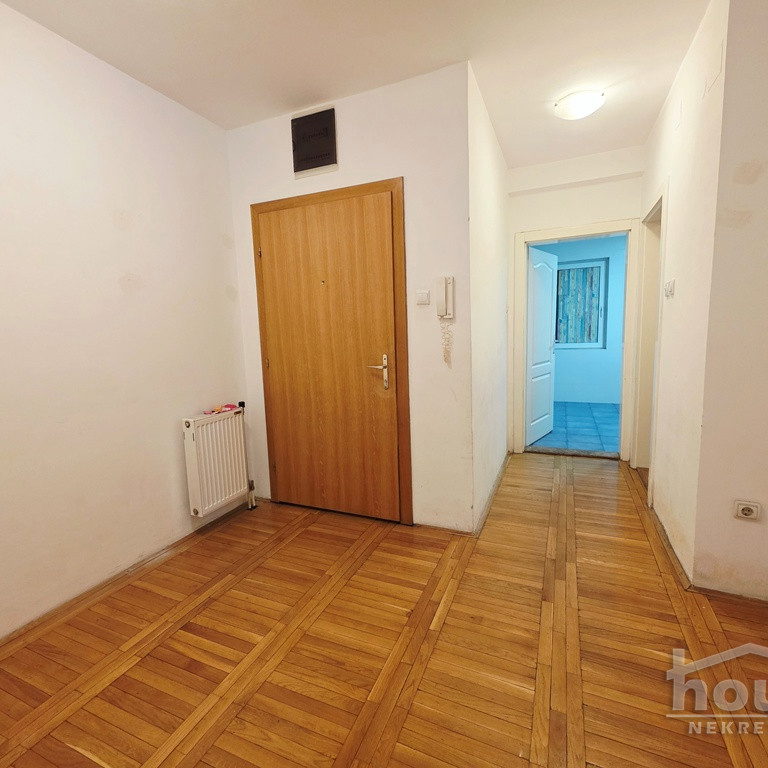 Trosoban stan na prodaju, Grbavica, Novi Sad, 70m², 3. sprat, 175.000 €