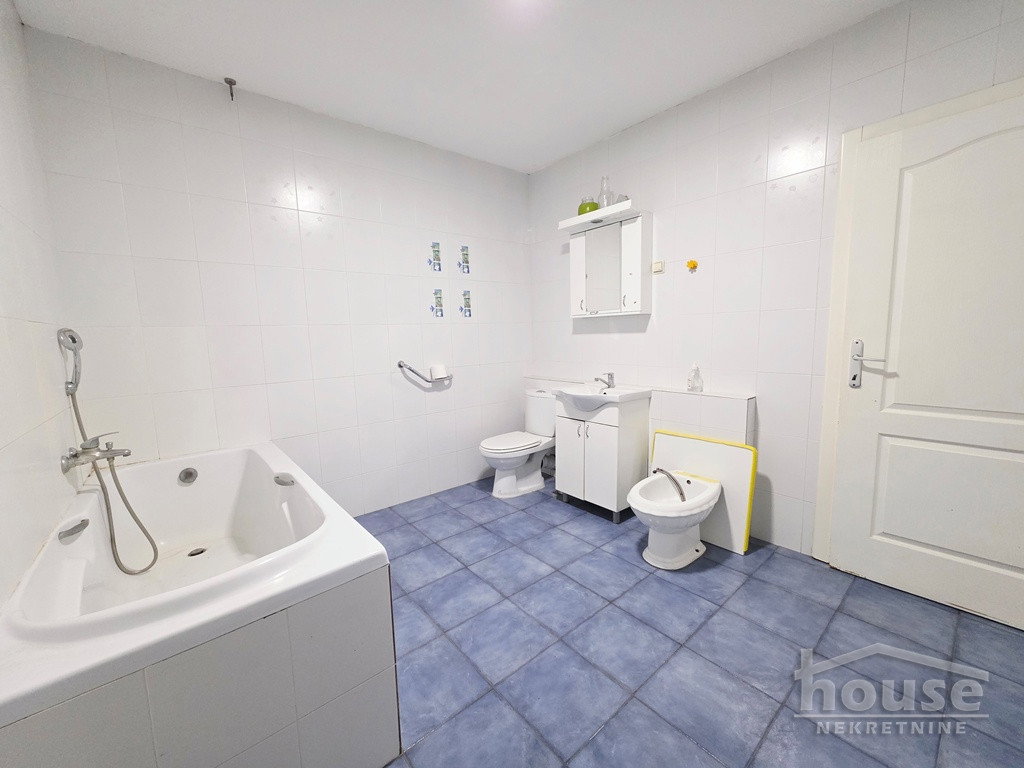 Trosoban stan na prodaju, Grbavica, Novi Sad, 70m², 3. sprat, 175.000 €