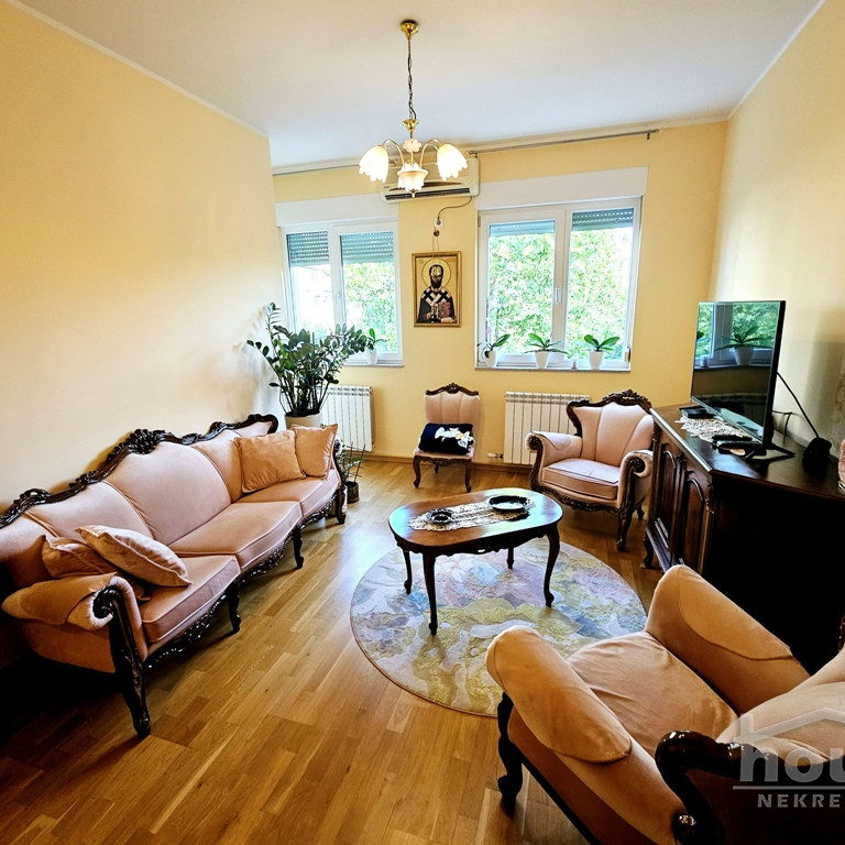 Stan Prodaja Novi Sad  90 m2