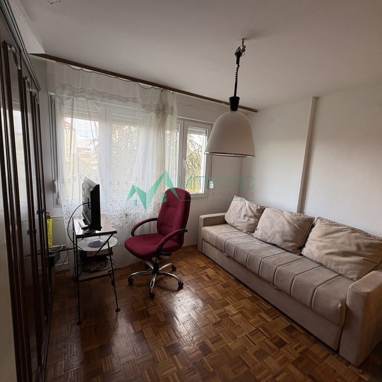 Stan Prodaja Novi Sad  80 m2