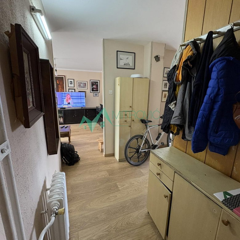 Stan Prodaja Novi Sad  80 m2