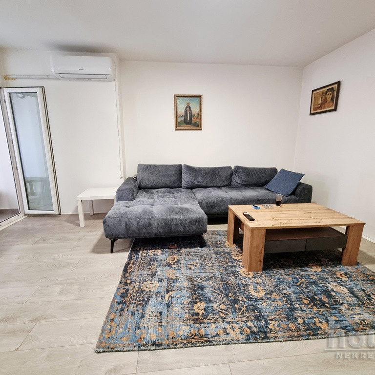 Trosoban stan na prodaju, Novo Naselje, Novi Sad, 55m², 147.000 €