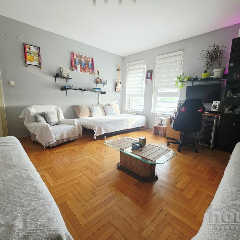 Trosoban stan na prodaju, Jugovićevo, Novi Sad, 98m², 3. sprat, 232.000 €