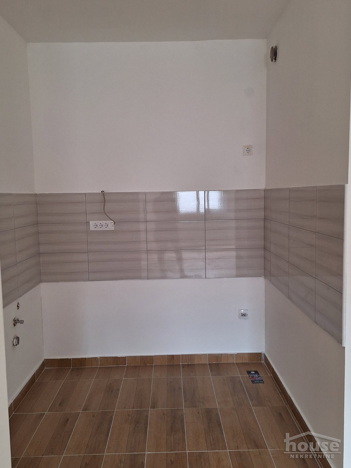 Troiposoban stan na prodaju, Centar, Novi Sad, 69m², 144.200 €