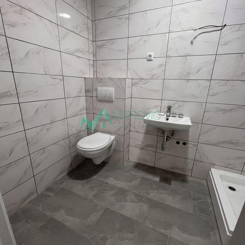 Trosoban stan na prodaju, Podbara, Novi Sad, 65m², 187.460 €