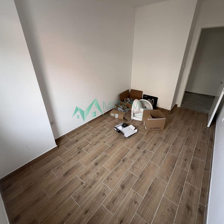 Trosoban stan na prodaju, Podbara, Novi Sad, 65m², 187.460 €