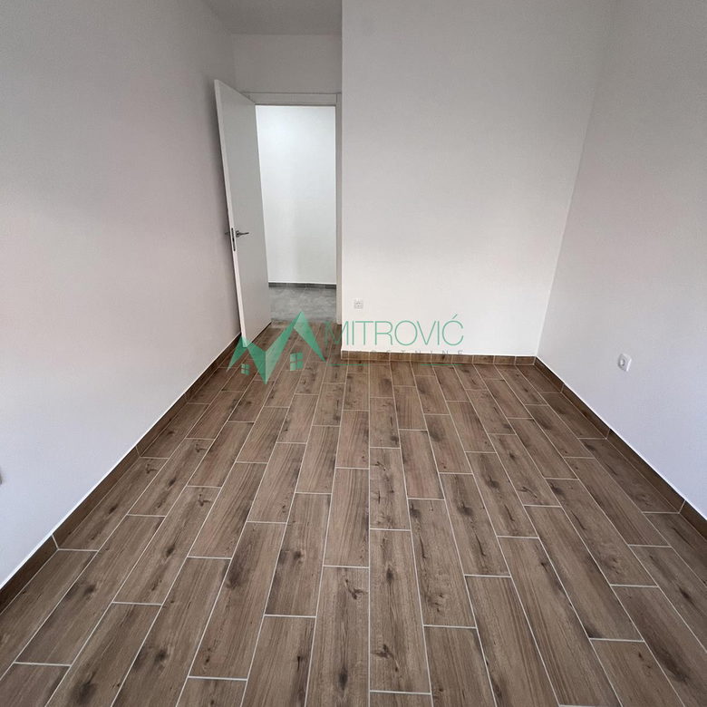 Trosoban stan na prodaju, Podbara, Novi Sad, 65m², 187.460 €