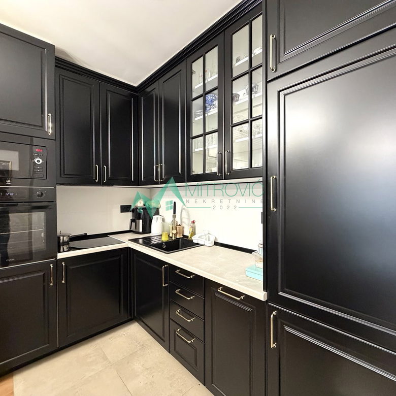 Trosoban stan na prodaju, Sajmište, Novi Sad, 72m², 259.560 €