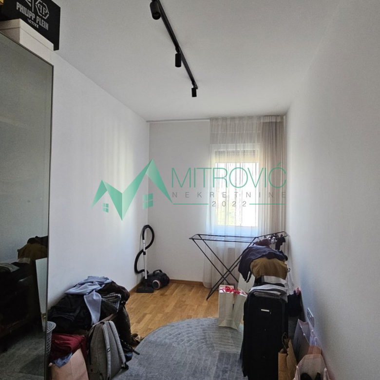 Stan Prodaja Novi Sad  81 m2
