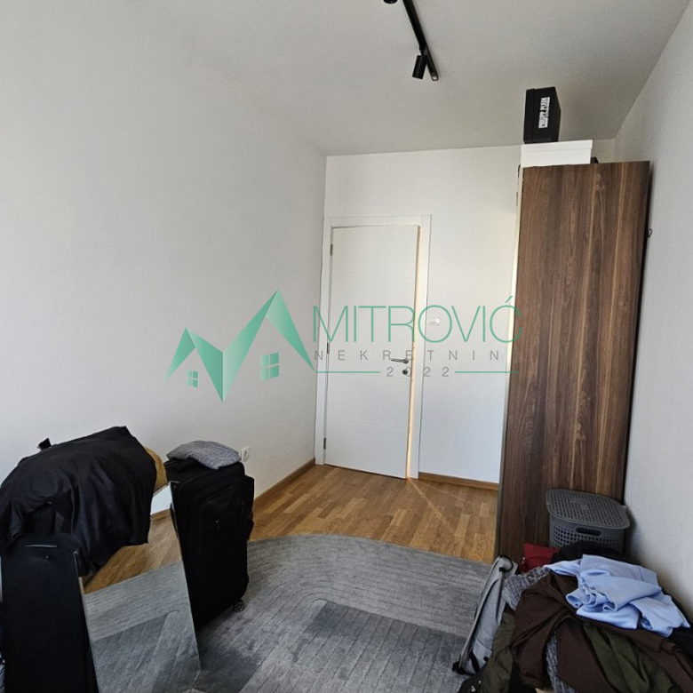 Trosoban stan na prodaju, Salajka, Novi Sad, 81m², 262.650 €