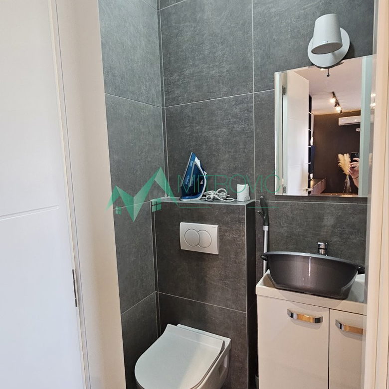 Trosoban stan na prodaju, Salajka, Novi Sad, 81m², 262.650 €