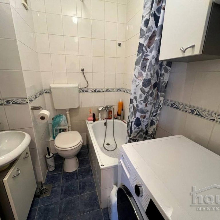 Trosoban stan na prodaju, Salajka, Novi Sad, 71m², 2. sprat, 160.000 €