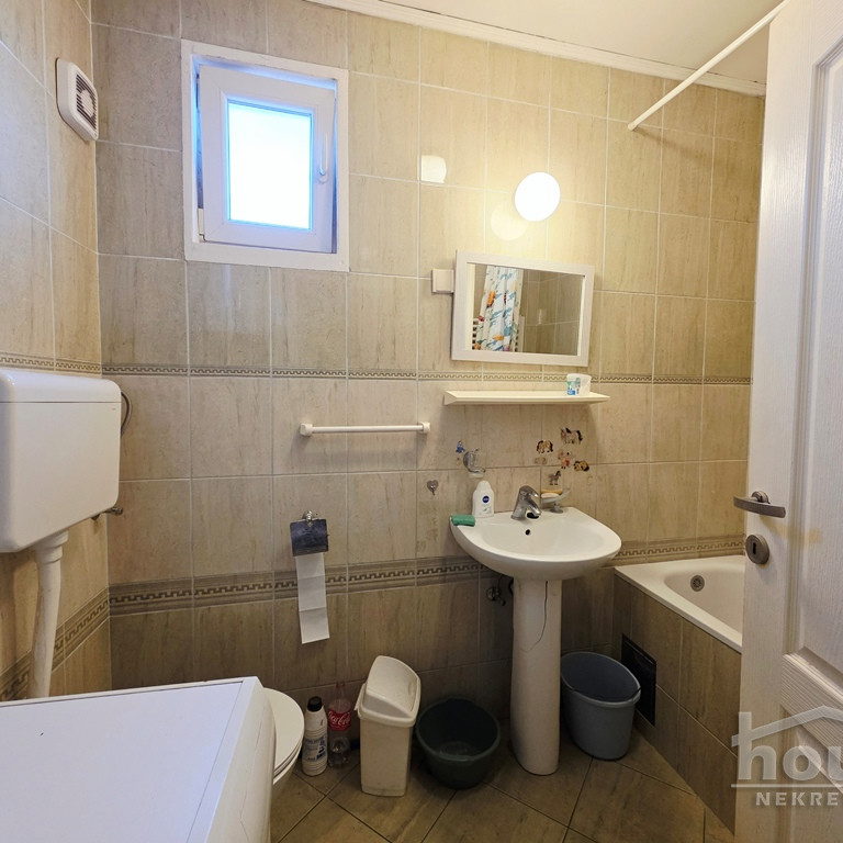 Trosoban stan na prodaju, Salajka, Novi Sad, 61m², 165.000 €