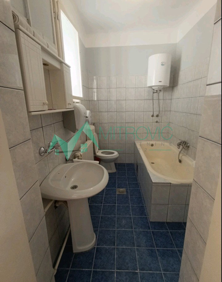 Trosoban stan na prodaju, Spens, Novi Sad, 84m², 309.000 €