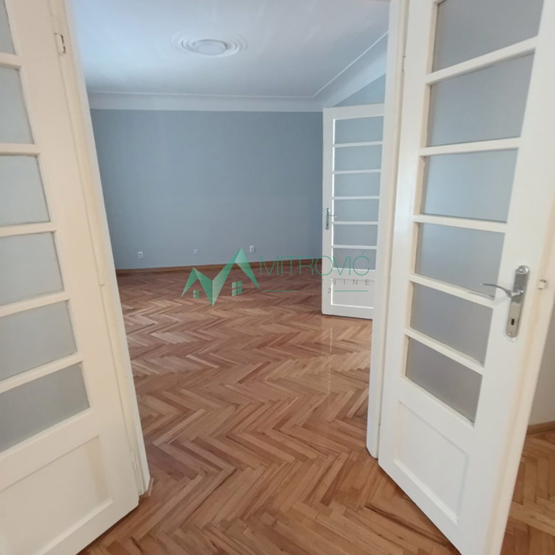 Trosoban stan na prodaju, Spens, Novi Sad, 84m², 309.000 €
