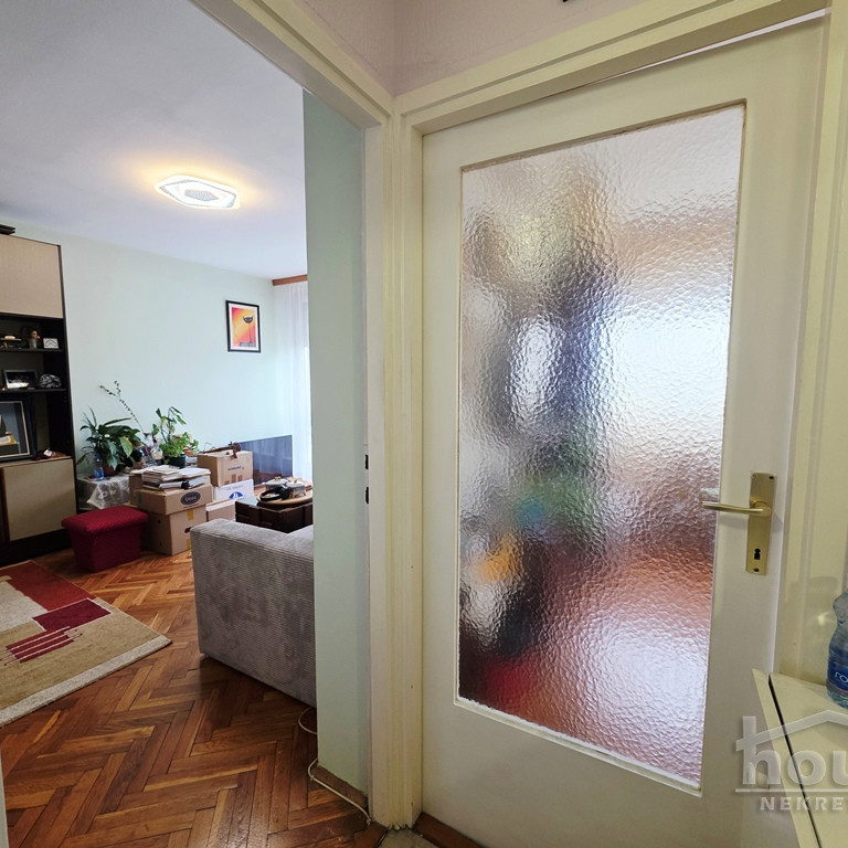 Trosoban stan na prodaju, Železnička Stanica, Novi Sad, 70m², 170.000 €