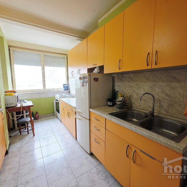 Trosoban stan na prodaju, Železnička Stanica, Novi Sad, 70m², 170.000 €