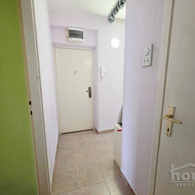 Trosoban stan na prodaju, Železnička Stanica, Novi Sad, 70m², 170.000 €
