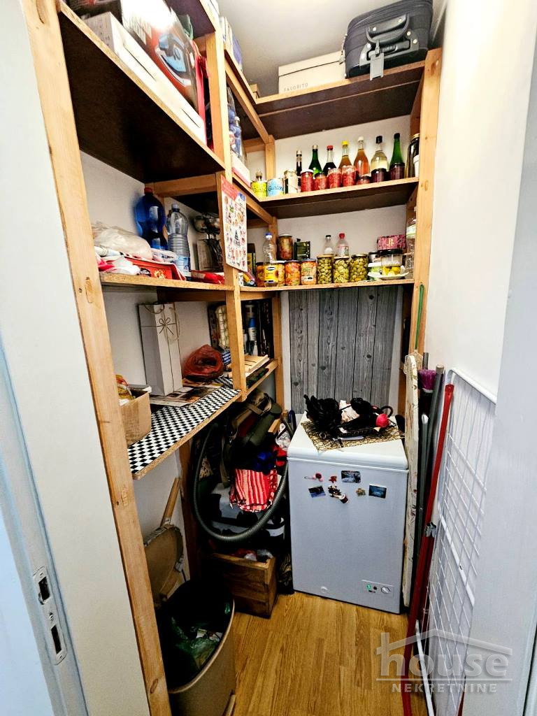 Trosoban stan na prodaju, Železnička Stanica, Novi Sad, 69m², 5. sprat, 160.000 €