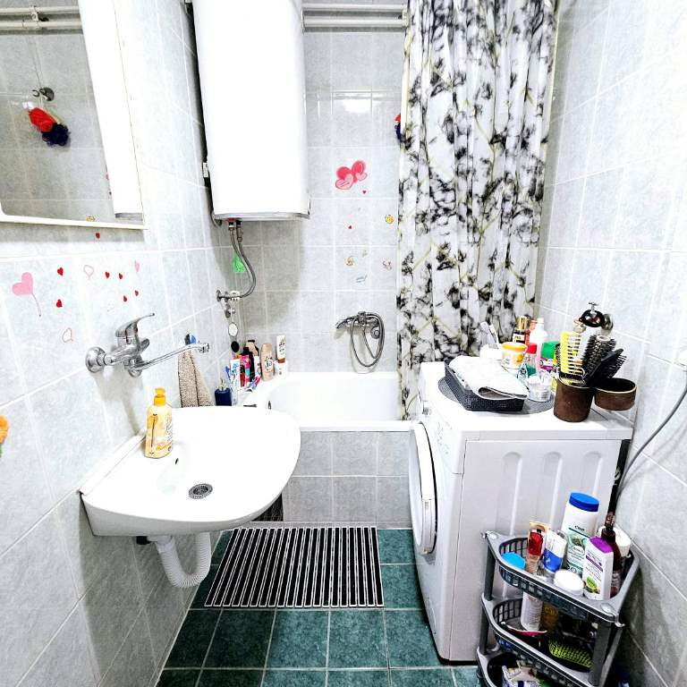 Trosoban stan na prodaju, Železnička Stanica, Novi Sad, 69m², 5. sprat, 160.000 €