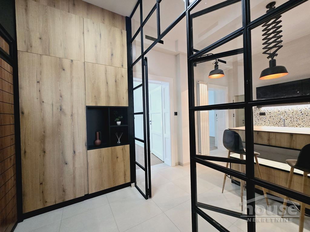 Stan Prodaja Novi Sad  100 m2