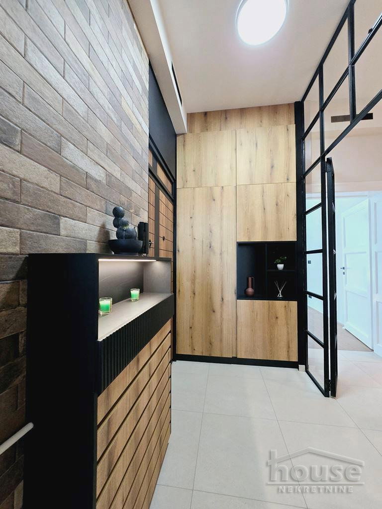 Trosoban stan na prodaju, Centar, Novi Sad, 100m², 1. sprat, 340.000 €