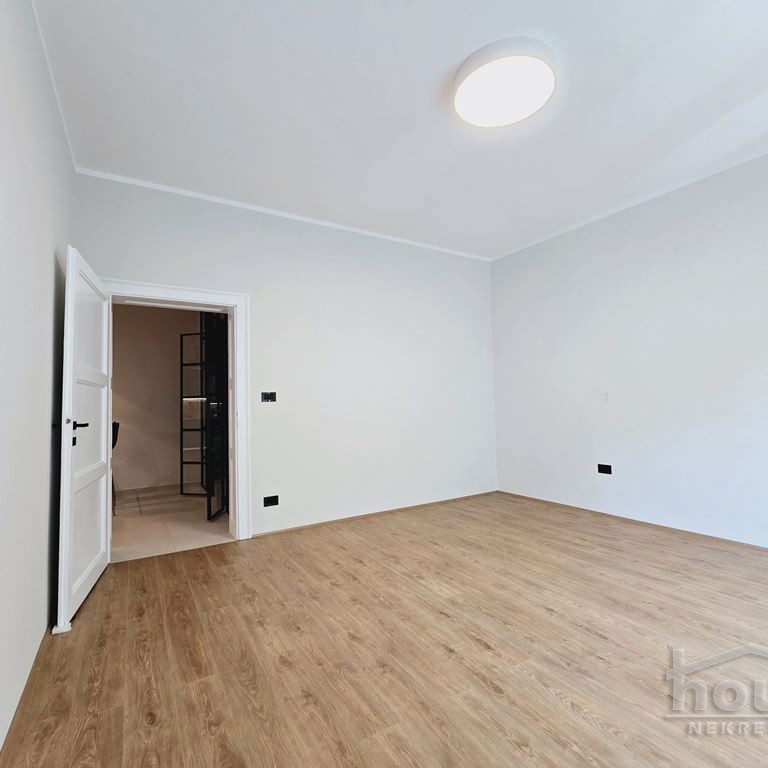 Trosoban stan na prodaju, Centar, Novi Sad, 100m², 1. sprat, 340.000 €