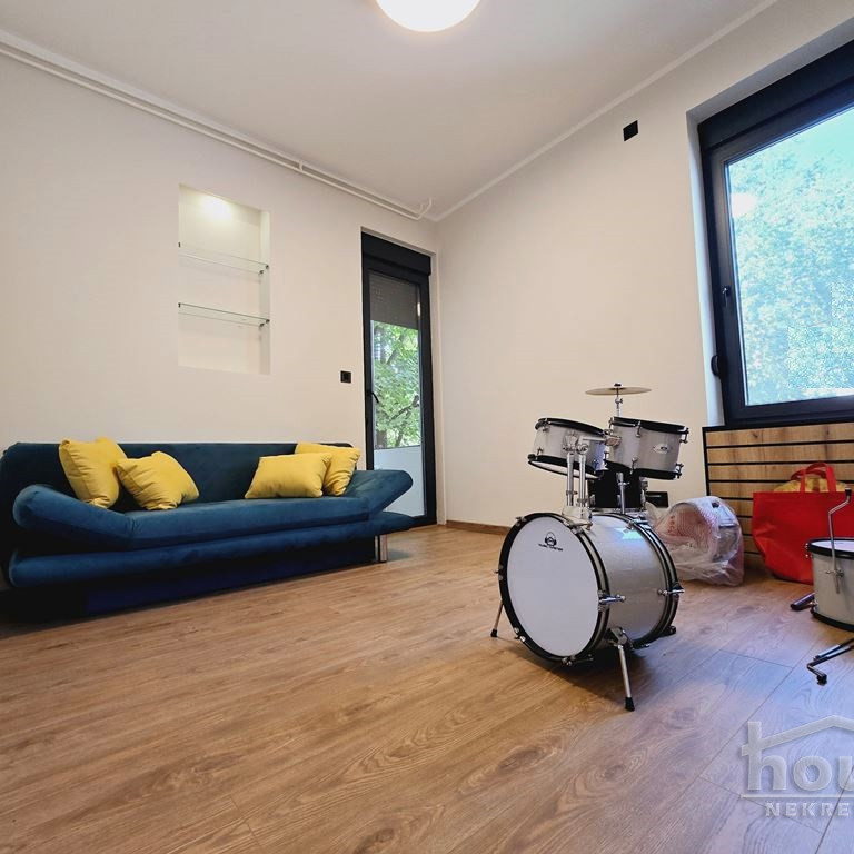 Trosoban stan na prodaju, Centar, Novi Sad, 100m², 1. sprat, 340.000 €