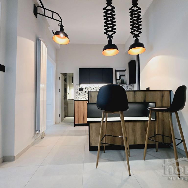 Stan Prodaja Novi Sad  100 m2