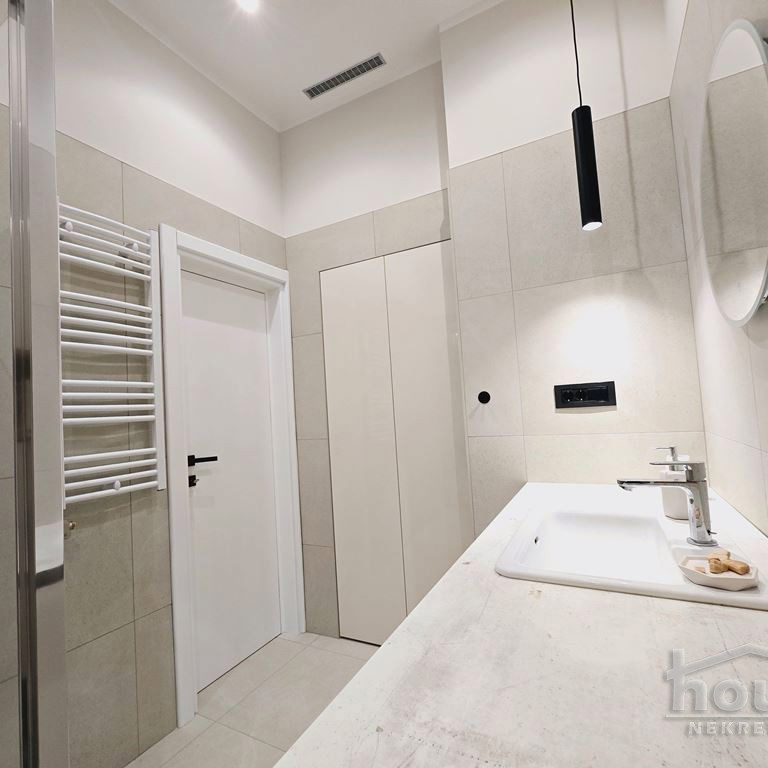 Trosoban stan na prodaju, Centar, Novi Sad, 100m², 1. sprat, 340.000 €
