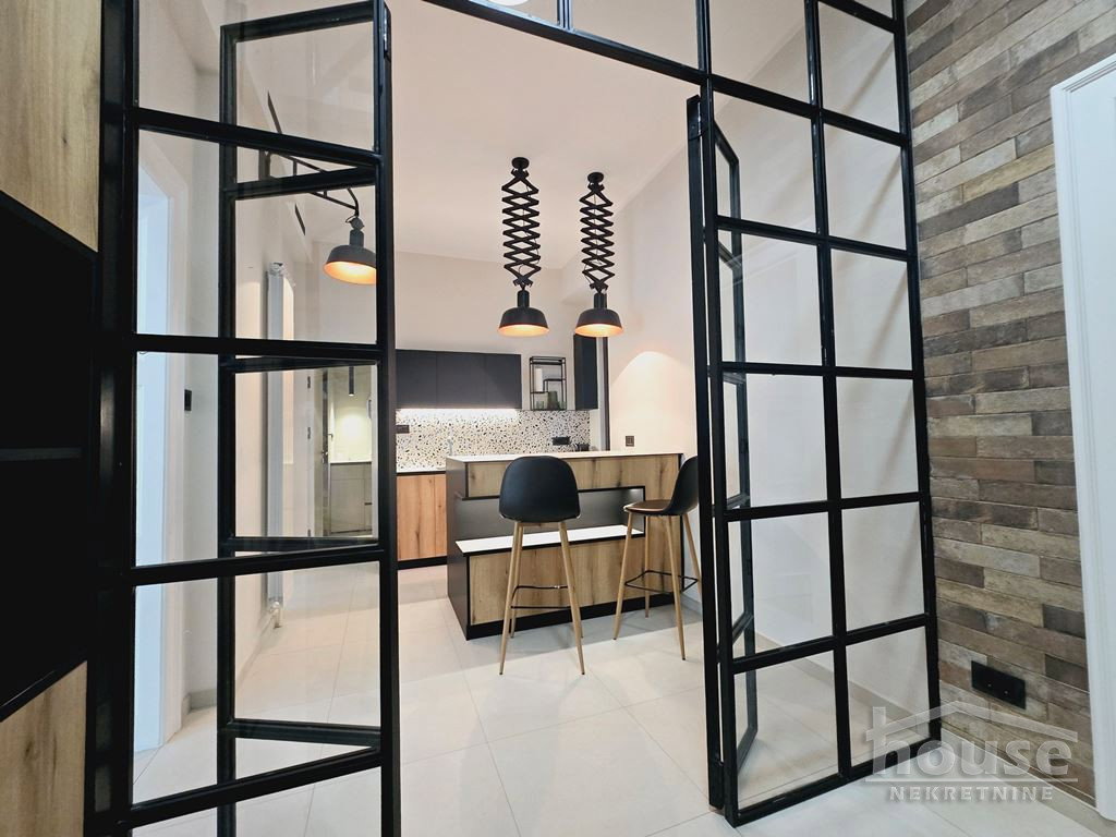 Trosoban stan na prodaju, Centar, Novi Sad, 100m², 1. sprat, 340.000 €